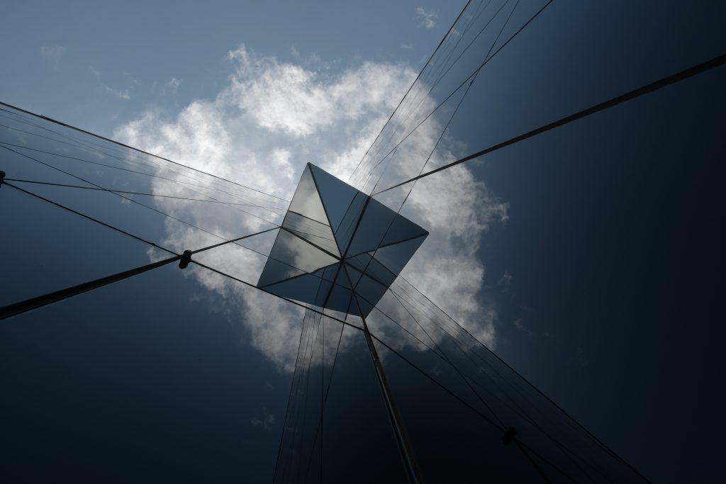 Geometric architectured building