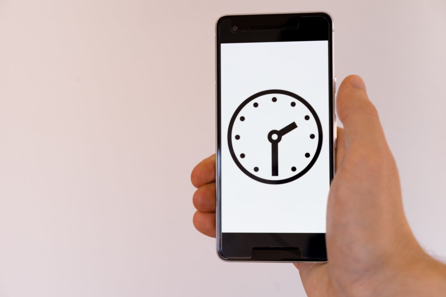 Clock on mobile screen